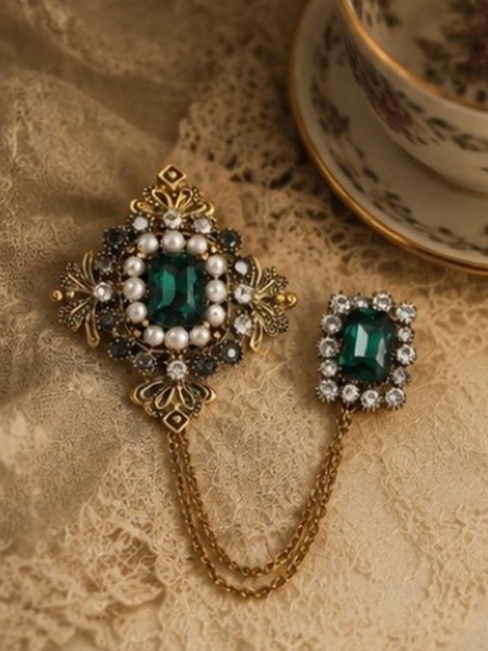 Vintage Golden Brooch Chain with Emerald Green Stones and Pearls